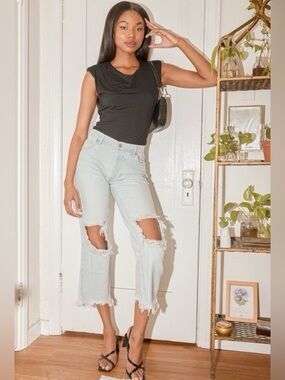 Free People Maggie Distressed Jean Light Wash Mid Rise Straight Raw Hem Size 27